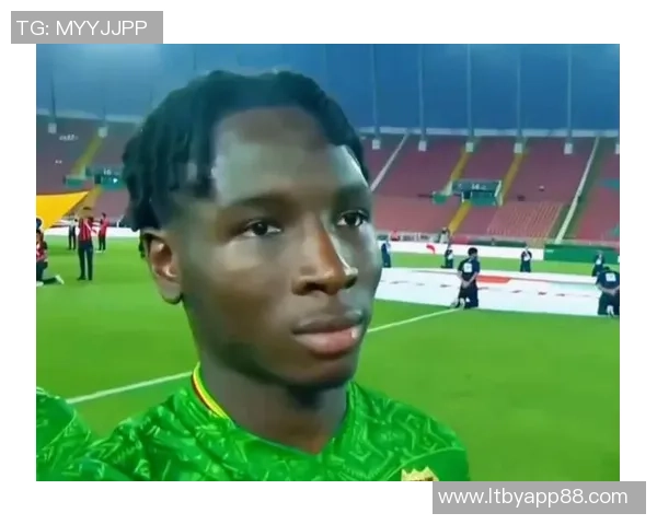 足球明星搞笑广告大盘点让你捧腹大笑的精彩瞬间 足球明星搞笑广告大盘点让你捧腹大笑的精彩瞬间